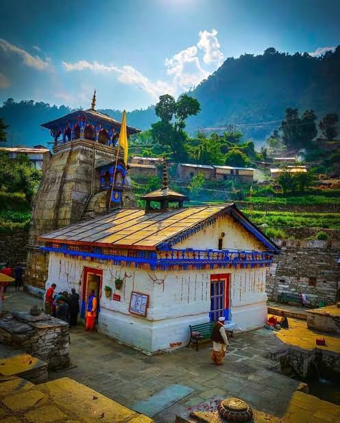 The place where divine wedding took place : Triyuginarayan